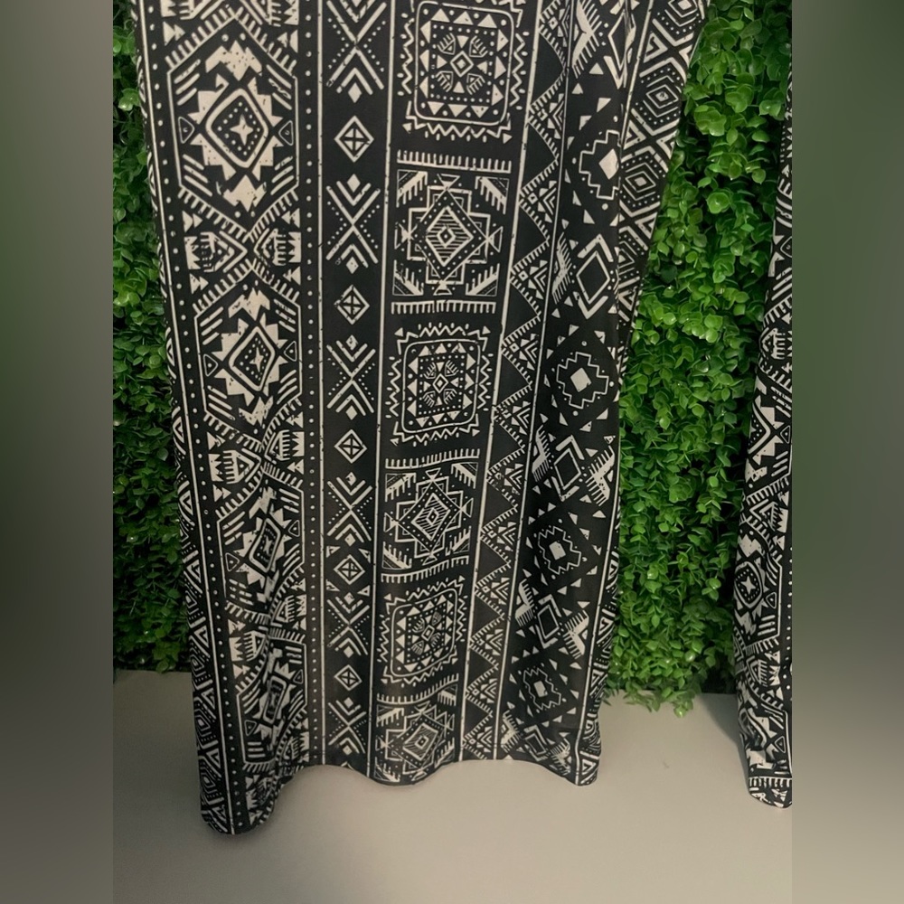 West Loop Women's Large Palazzo Pants Black and White Aztec like NWT - Picture 5 of 11